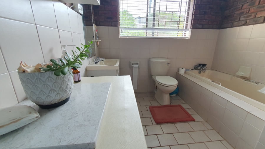 5 Bedroom Property for Sale in Dana Bay Western Cape
